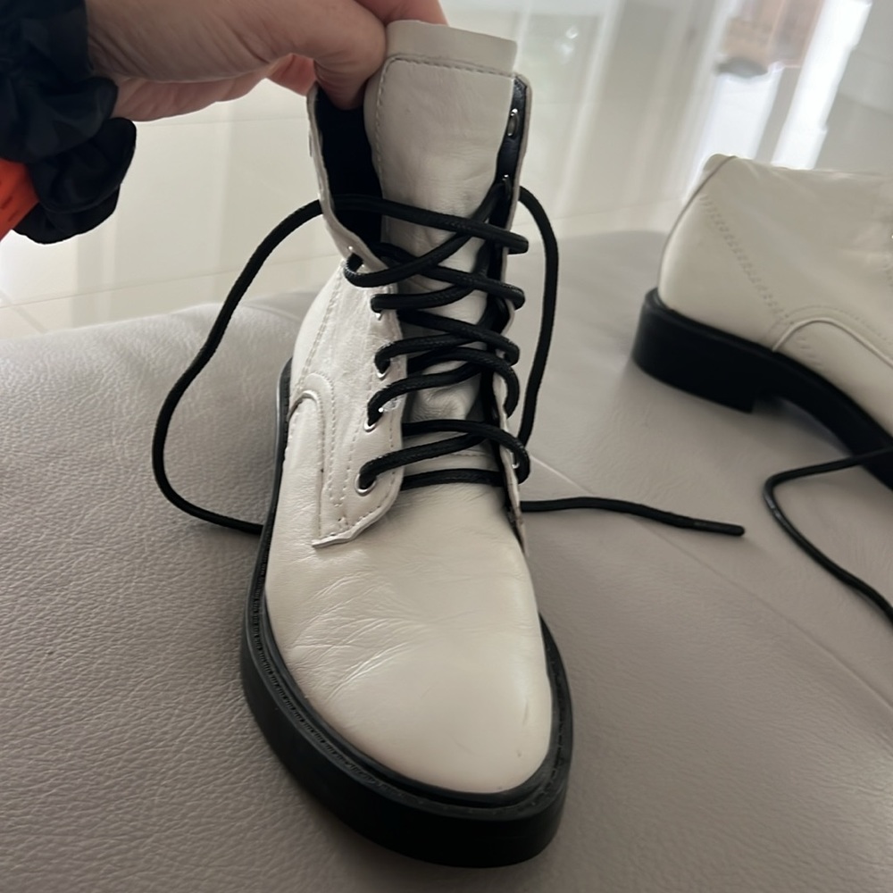 DOLCE VITA white combat boots Bootie Size 6.5 W - Picture 3 of 8